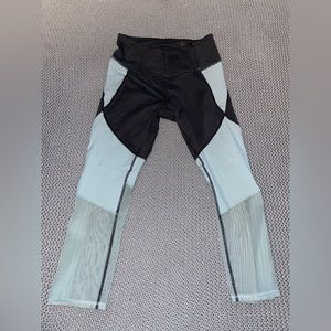 CALIA by Carrie Underwood cropped leggings! Size: S